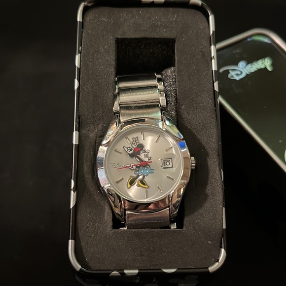 Vintage Disney Minnie Mouse Accutime watch - Picture 2 of 5